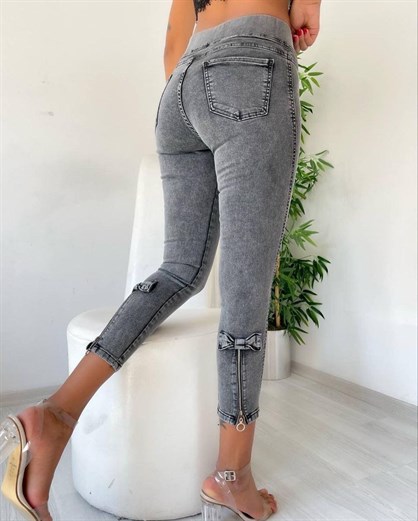 Kadın Gri Yüksek Bel Likralı Paça Fermuar Ve Kelebek Fiyonk Detay Arka Cepli Kot Pantolon/ Jean 85cm