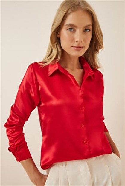 Kadın Kırmızı Hafif Dökümlü Saten Gömlek